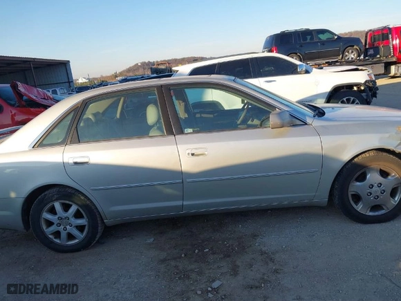 2003 Toyota Avalon XL with VIN 4T1BF28B03U294887, listed as a IAAI auction lot 41255287 with 197,954 mi miles. Bid and sale history available at carsss.com. Image 14.