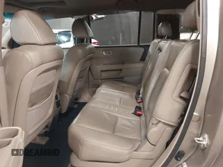 2009 Honda Pilot EX-L with VIN 5FNYF48639B011686, listed as a IAAI auction lot 41958353 with 155,382 mi miles and . Bid and sale history available at carsss.com. Image 8.