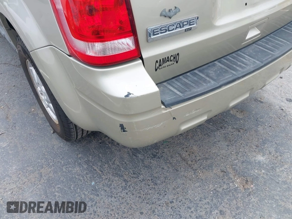 2012 Ford Escape XLT with VIN 1FMCU0D74CKA07739, listed as a IAAI auction lot 42100820 with 308,265 mi miles. Bid and sale history available at carsss.com. Image 6.