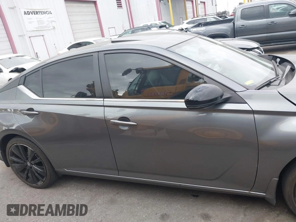 2022 Nissan Altima SR z VIN 1N4BL4CV7NN420272, wystawiony jako IAAI lot #41445103 z przebiegiem 48 685 mil mil oraz . Historia ofert i sprzedaży dostępna na DreamBid. Obrazek 13.