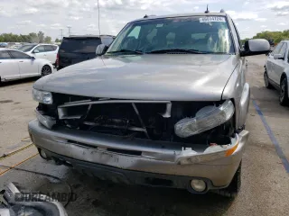 2003 Chevrolet Suburban Z71 with VIN 3GNFK16Z33G268595, listed as a Copart auction lot 66014724 with 297,782 mi miles and Salvage Title. Bid and sale history available at carsss.com. Image 5.