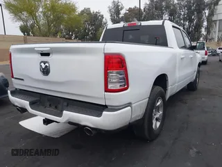 2022 Ram 1500 Big Horn z VIN 1C6RREMT6NN464202, wystawiony jako IAAI lot #42153905 z przebiegiem 34 316 mil mil oraz . Historia ofert i sprzedaży dostępna na DreamBid. Obrazek 4.