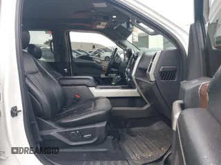2018 Ford F-150 XL with VIN 1FTEW1E54JFC35059, listed as a IAAI auction lot 40938830 with 189,942 mi miles. Bid and sale history available at carsss.com. Image 5.