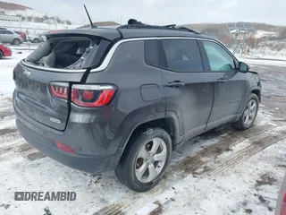 2017 Jeep Compass Latitude with VIN 3C4NJDBB1HT656327, listed as a IAAI auction lot 41629400 with 116,554 mi miles. Bid and sale history available at carsss.com. Image 4.