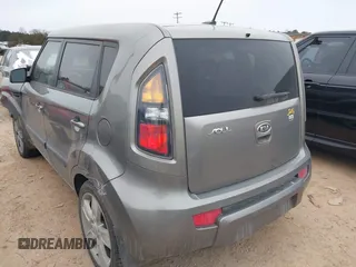 2011 Kia Soul + with VIN KNDJT2A28B7307028, listed as a IAAI auction lot 41374263 with 182,074 mi miles. Bid and sale history available at carsss.com. Image 3.