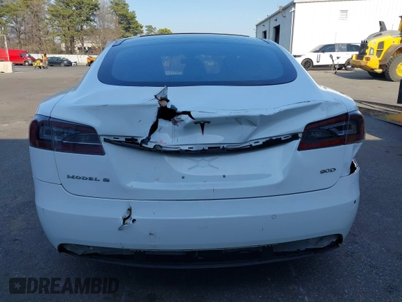 2016 Tesla Model S 90D with VIN 5YJSA1E26GF147327, listed as a IAAI auction lot 42077766 with 89,502 mi miles and . Bid and sale history available at DreamBid. Image 16.