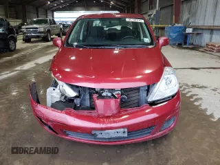 2008 Nissan Versa S z VIN 3N1BC11E18L391581, wystawiony jako Copart lot #56108515 z przebiegiem 172 996 mil mil oraz Szkoda całkowita • Salvage title. Historia ofert i sprzedaży dostępna na DreamBid. Obrazek 5.