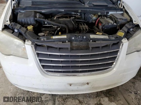 2010 Chrysler Town & Country Touring z VIN 2A4RR5D1XAR492731, wystawiony jako Copart lot #89331835 z przebiegiem 209 381 mil mil oraz Szkoda całkowita • Salvage title. Historia ofert i sprzedaży dostępna na DreamBid. Obrazek 14.