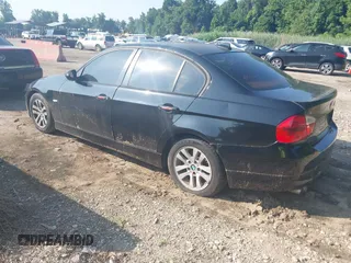 2007 BMW 3 Series 328xi z VIN WBAVC93547KX59108, wystawiony jako IAAI lot #42598217 z przebiegiem 174 882 mil mil oraz . Historia ofert i sprzedaży dostępna na DreamBid. Obrazek 3.