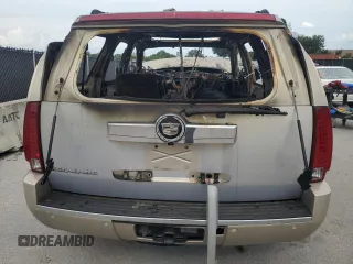 2007 Cadillac Escalade z VIN 1GYEC63847R316793, wystawiony jako Copart lot #59086055 z przebiegiem Nie podano mil oraz Nie do naprawy • Non repairable. Historia ofert i sprzedaży dostępna na DreamBid. Obrazek 6.