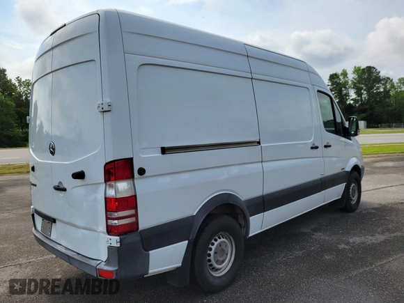 2013 Mercedes-Benz Sprinter Cargo with VIN WD3PE7CC4D5793367, listed as a IAAI auction lot 42122757 with 182,408 mi miles. Bid and sale history available at carsss.com. Image 4.