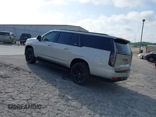 2023 Cadillac Escalade ESV 4WD Sport z VIN 1GYS4NKL9PR495915, wystawiony jako IAAI lot #42190114 z przebiegiem 25 386 mil mil oraz . Historia ofert i sprzedaży dostępna na DreamBid. Obrazek 3.