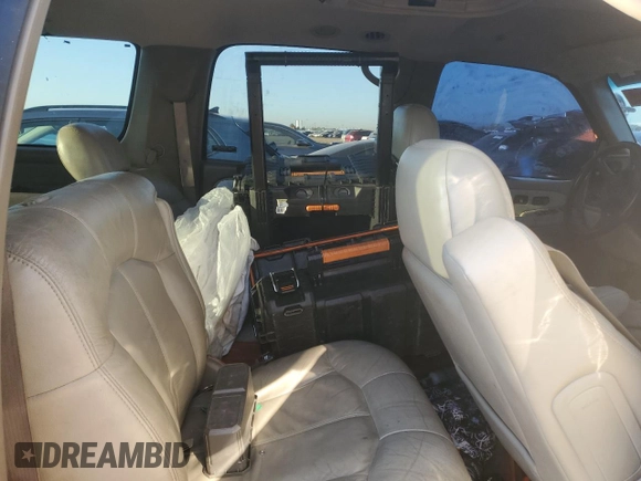 2002 Chevrolet Suburban LT with VIN 3GNGK26G62G289416, listed as a Copart auction lot 70862944 with 0 mi miles and Salvage Title. Bid and sale history available at carsss.com. Image 11.