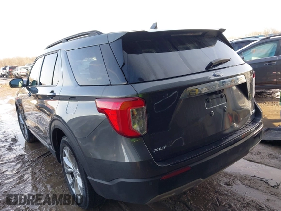 2020 Ford Explorer XLT z VIN 1FMSK8DH3LGC08642, wystawiony jako IAAI lot #41615418 z przebiegiem 50 166 mil mil oraz . Historia ofert i sprzedaży dostępna na DreamBid. Obrazek 3.