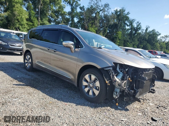 2018 Chrysler Pacifica Hybrid Limited z VIN 2C4RC1N73JR183492, wystawiony jako Copart lot #61833135 z przebiegiem 60 167 mil mil oraz Szkoda całkowita • Salvage title. Historia ofert i sprzedaży dostępna na DreamBid. Obrazek 4.