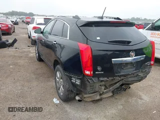 2016 Cadillac SRX Luxury Collection z VIN 3GYFNBE32GS577023, wystawiony jako IAAI lot #42374130 z przebiegiem 132 671 mil mil oraz . Historia ofert i sprzedaży dostępna na DreamBid. Obrazek 3.