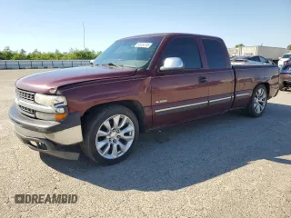 2001 Chevrolet Silverado 1500 LS with VIN 2GCEC19T411126559, listed as a Copart auction lot 50454735 with 211,006 mi miles and Salvage Title. Bid and sale history available at carsss.com. Image 1.
