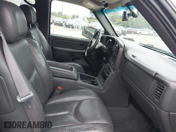 2004 Chevrolet Avalanche Z71 z VIN 3GNEK12T94G216824, wystawiony jako IAAI lot #42457339 z przebiegiem 150 650 mil mil oraz . Historia ofert i sprzedaży dostępna na DreamBid. Obrazek 5.