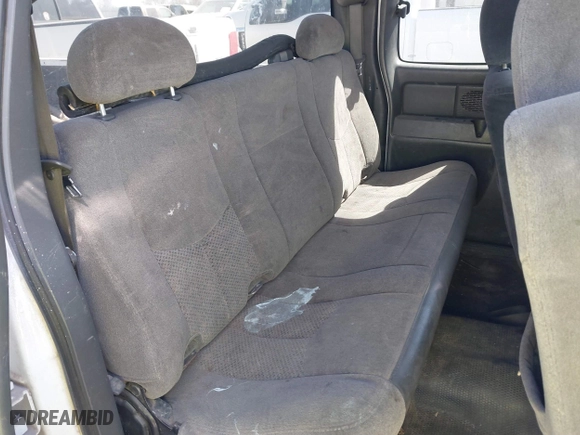 2006 Chevrolet Silverado 1500 LT1 with VIN 1GCEC19VX6Z261903, listed as a IAAI auction lot 41552645 with 330,838 mi miles. Bid and sale history available at carsss.com. Image 8.