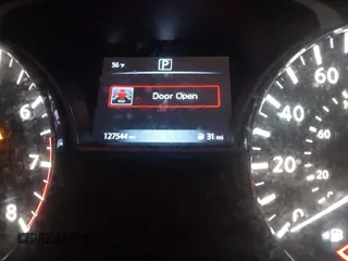 2017 Nissan Pathfinder SV z VIN 5N1DR2MN3HC900910, wystawiony jako IAAI lot #42355199 z przebiegiem 127 544 mil mil oraz . Historia ofert i sprzedaży dostępna na DreamBid. Obrazek 7.