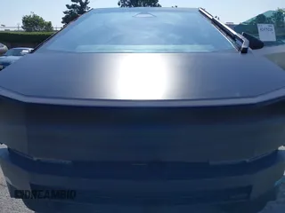 2024 Tesla Cybertruck с VIN 7G2CEHED5RA053441, выставлен на аукционе IAAI как лот 42475220 с пробегом 8 671 миль миль и . История ставок и продаж доступна на DreamBid. Изображение 10.