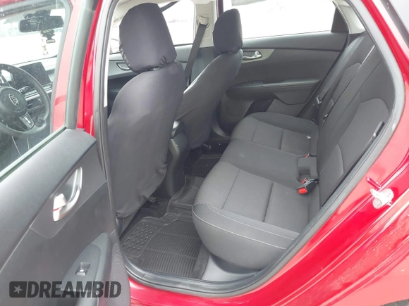 2021 Kia Forte LXS z VIN 3KPF24AD6ME361887, wystawiony jako IAAI lot #42202222 z przebiegiem 101 142 mil mil oraz . Historia ofert i sprzedaży dostępna na DreamBid. Obrazek 8.