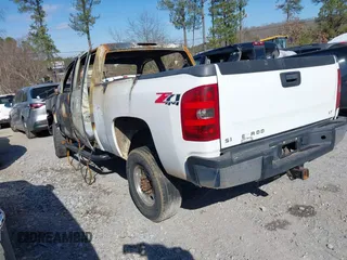 2024 Chevrolet Silverado 1500 LT with VIN 1GCPACED8RZ176800, listed as a IAAI auction lot 41622890 with Not Provided miles and . Bid and sale history available at DreamBid. Image 3.