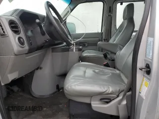 2009 Ford Econoline Passenger XL with VIN 1FBSS31L29DA36439, listed as a Copart auction lot 44384085 with 203,939 mi miles and Salvage title. Bid and sale history available at DreamBid. Image 7.