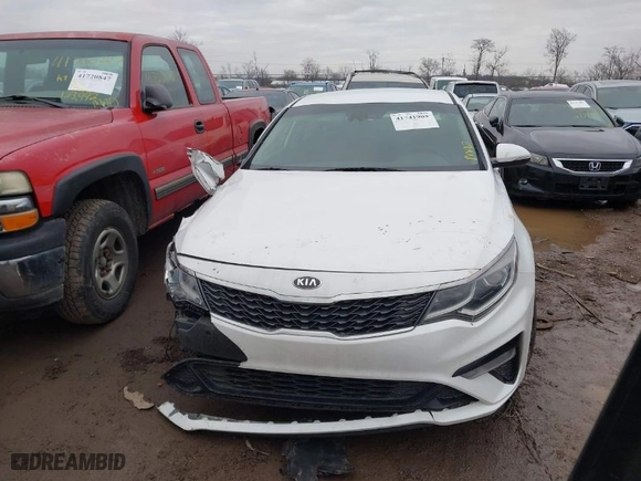 2020 Kia Optima LX with VIN 5XXGT4L32LG382053, listed as a IAAI auction lot 41741903 with 147,428 mi miles. Bid and sale history available at carsss.com. Image 12.