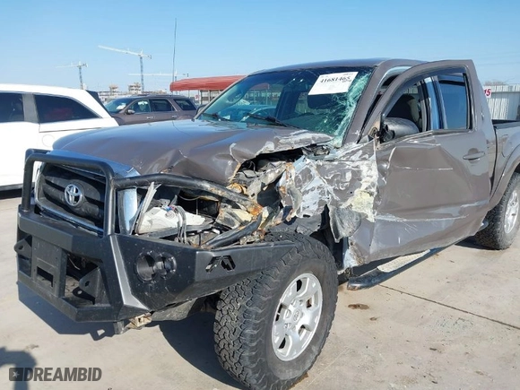 2011 Toyota Tacoma with VIN 5TFLU4EN7BX001136, listed as a IAAI auction lot 41681465 with 179,005 mi miles. Bid and sale history available at carsss.com. Image 6.