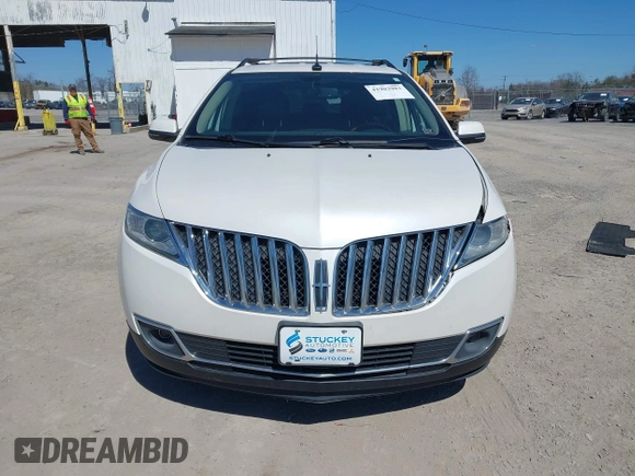 2015 Lincoln MKX with VIN 2LMDJ8JK5FBL28180, listed as a IAAI auction lot 41902983 with 112,790 mi miles. Bid and sale history available at carsss.com. Image 12.