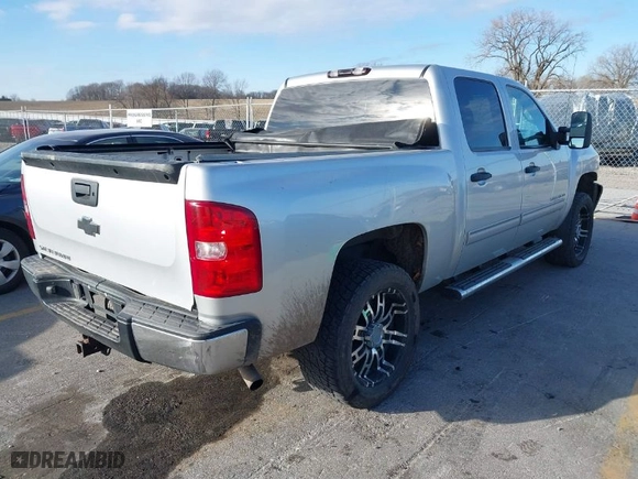 2012 Chevrolet Silverado 1500 LT with VIN 1GCPKSE70CF141159, listed as a IAAI auction lot 40953651 with 141,375 mi miles. Bid and sale history available at carsss.com. Image 4.