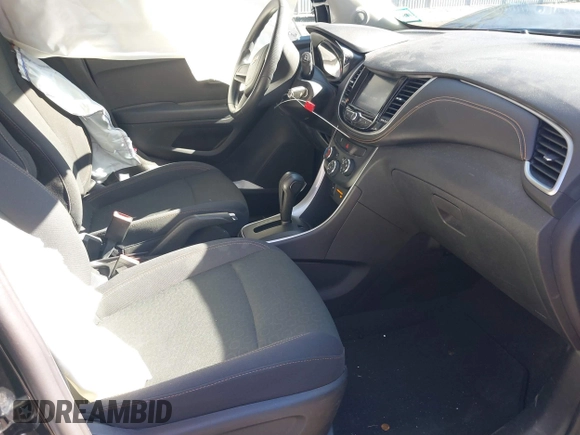 2017 Chevrolet Trax LS with VIN 3GNCJKSB0HL158137, listed as a IAAI auction lot 41856941 with 33,619 mi miles. Bid and sale history available at carsss.com. Image 5.