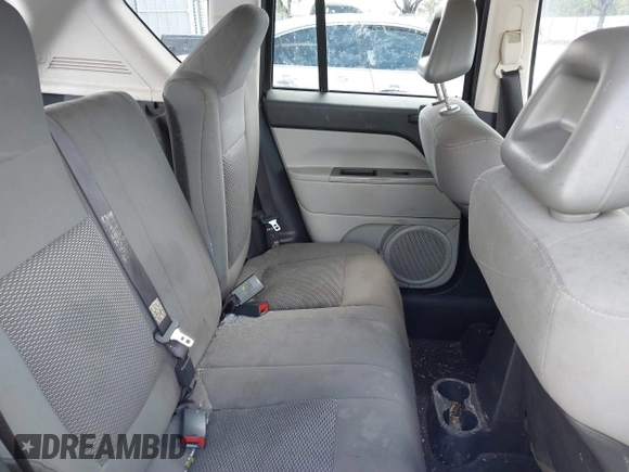 2007 Jeep Compass Sport with VIN 1J8FT47W57D119595, listed as a IAAI auction lot 41782027 with 223,203 mi miles. Bid and sale history available at carsss.com. Image 8.
