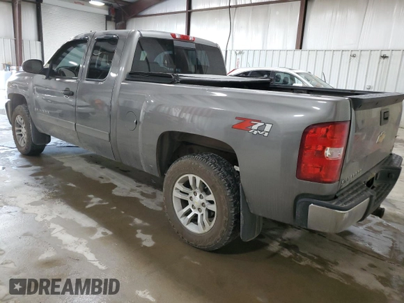 2007 Chevrolet Silverado 1500 1LT with VIN 1GCEK19J87E507890, listed as a Copart auction lot 54205995 with 131,642 mi miles and Salvage Title. Bid and sale history available at DreamBid. Image 2.