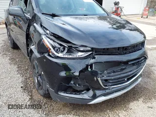 2018 Chevrolet Trax LT with VIN 3GNCJPSB7JL332871, listed as a IAAI auction lot 41946788 with 60,987 mi miles. Bid and sale history available at carsss.com. Image 6.