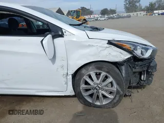 2015 Hyundai Elantra SE с VIN 5NPDH4AE7FH592021, выставлен на аукционе IAAI как лот 42251541 с пробегом Не указан миль и . История ставок и продаж доступна на DreamBid. Изображение 20.