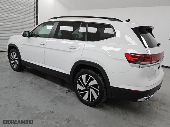 2024 Volkswagen Atlas 2.0T SE w/Technology with VIN 1V2WR2CA9RC535418, listed as a Copart auction lot 50661045 with 34,304 mi miles and Clean Title. Bid and sale history available at carsss.com. Image 2.