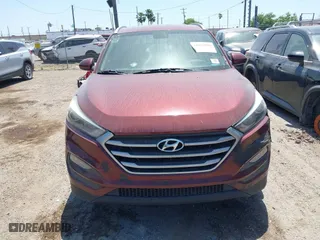 2017 Hyundai Tucson SE Plus with VIN KM8J33A42HU488186, listed as a IAAI auction lot 42015926 with 159,537 mi miles. Bid and sale history available at carsss.com. Image 12.