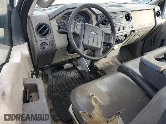 2008 Ford F-250 z VIN 1FDNF20518EE09582, wystawiony jako Copart lot #46505405 z przebiegiem 167 669 mil mil oraz Nie do naprawy • Non repairable. Historia ofert i sprzedaży dostępna na DreamBid. Obrazek 8.