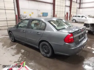 2004 Chevrolet Malibu LT with VIN 1G1ZU54884F204047, listed as a IAAI auction lot 41735285 with 104,781 mi miles. Bid and sale history available at carsss.com. Image 3.