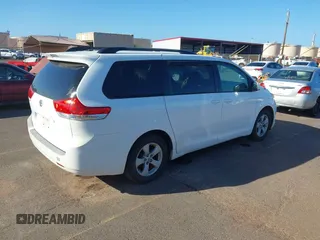2011 Toyota Sienna LE AAS with VIN 5TDKK3DC3BS086073, listed as a IAAI auction lot 41637136 with 257,615 mi miles. Bid and sale history available at carsss.com. Image 4.