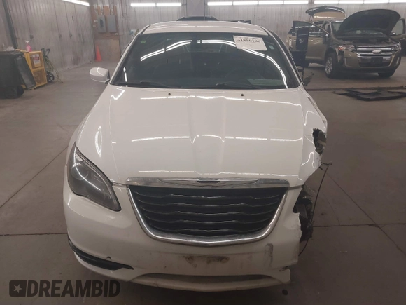 2013 Chrysler 200 Limited with VIN 1C3CCBCG5DN745686, listed as a IAAI auction lot 41850100 with 162,298 mi miles. Bid and sale history available at carsss.com. Image 12.