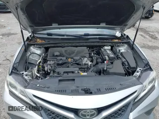 2019 Toyota Camry LE z VIN 4T1B11HK9KU708465, wystawiony jako IAAI lot #41921754 z przebiegiem 119 106 mil mil oraz . Historia ofert i sprzedaży dostępna na DreamBid. Obrazek 10.