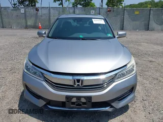 2017 Honda Accord Touring z VIN 1HGCR3F96HA001865, wystawiony jako IAAI lot #42424296 z przebiegiem 170 567 mil mil oraz . Historia ofert i sprzedaży dostępna na DreamBid. Obrazek 12.