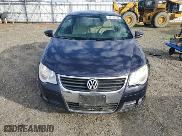 2011 Volkswagen Eos Komfort with VIN WVWBW7AH5BV002823, listed as a Copart auction lot 46122135 with 137,277 mi miles and Clean Title. Bid and sale history available at DreamBid. Image 5.