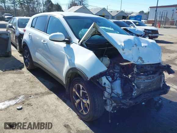 2020 Kia Sportage LX with VIN KNDPMCAC4L7792355, listed as a IAAI auction lot 41433828 with 67,139 mi miles. Bid and sale history available at carsss.com. Image 1.