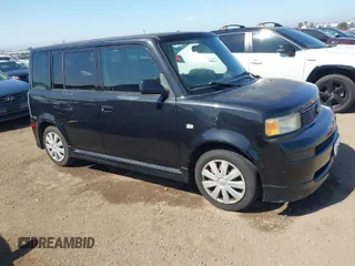 2005 Scion xB with VIN JTLKT334550178997, listed as a IAAI auction lot 41989189 with 163,834 mi miles. Bid and sale history available at carsss.com. Image 1.
