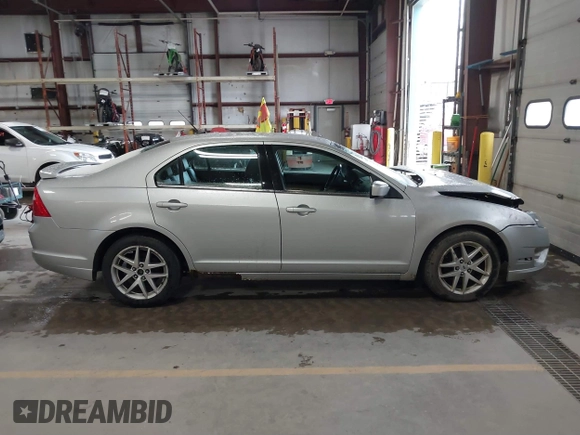 2010 Ford Fusion SEL with VIN 3FAHP0JA6AR427888, listed as a IAAI auction lot 41853215 with 186,581 mi miles. Bid and sale history available at carsss.com. Image 13.