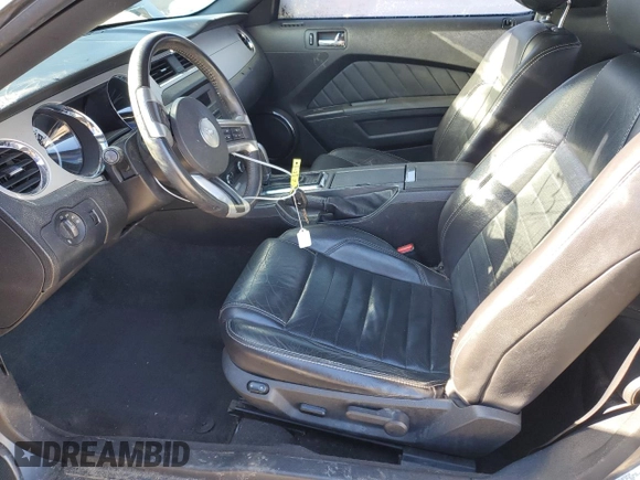 2013 Ford Mustang V6 с VIN 1ZVBP8AMXD5254499, выставлен на аукционе Copart как лот 44936465 с пробегом 98 440 миль миль и Списание • Salvage title. История ставок и продаж доступна на DreamBid. Изображение 7.